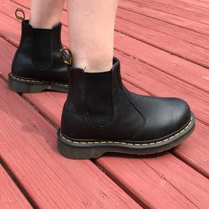 dr martens chelsea boot